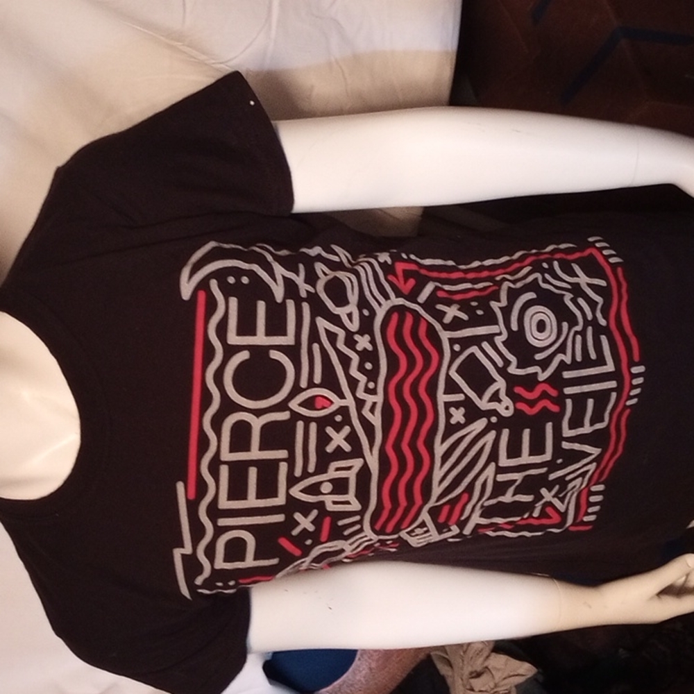 Pierce the veil graphic printed band tour t-shirt.